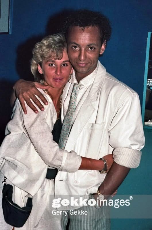 Vintage Cage, 1980er Jahre — Paar in Abendgarderobe