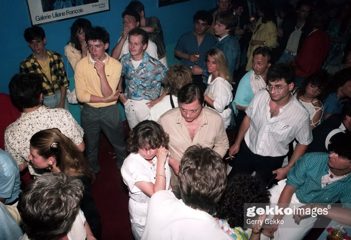 Vintage Cage, 1980er Jahre — Gäste in der Galerie